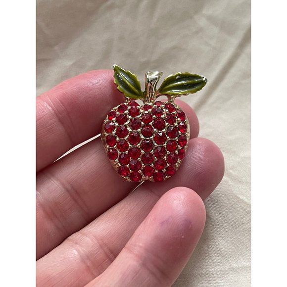 Vintage Green Glaze Red Encrusted Rhinestone Gold Tone Apple Shaped Pin/Brooch - Picture 5 of 11